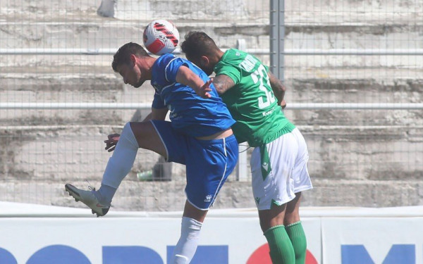 Super League 2: Λύτρωση για τον Μακεδονικό στις καθυστερήσεις του αγώνα με τον Αλμωπό (βίντεο)