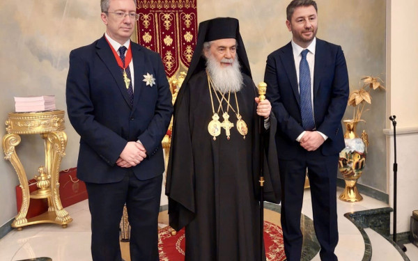 Με τον Πατριάρχη Ιεροσολύμων συναντήθηκε ο Νίκος Ανδρουλάκης 