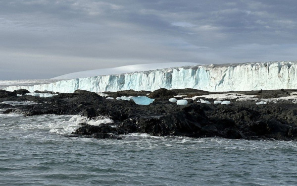 Για πρώτη φορά στην Ανταρκτική Έλληνες επιστήμονες - Θα φιλοξενηθούν στη βουλγαρική βάση