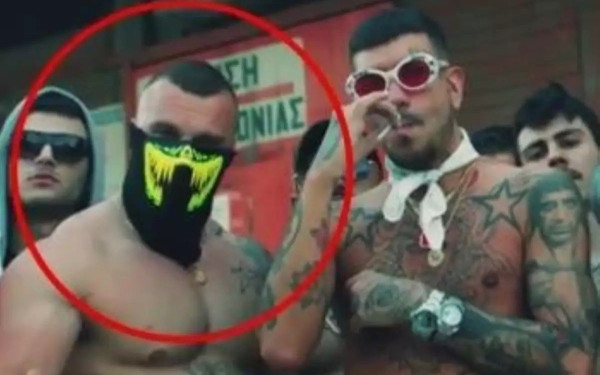 Ναρκωτικά και αναβολικά πουλούσε σε πάρτι ο 33χρονος αστυνομικός-προστάτης τράπερς (βίντεο)