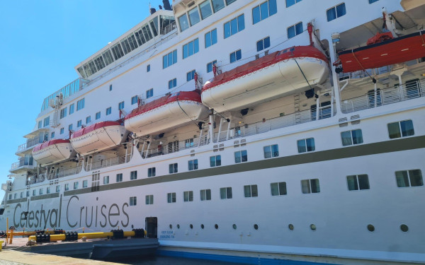 Το «Celestyal Crystal» «έδεσε» στο Βόλο - Πάνω από 350 επιβάτες