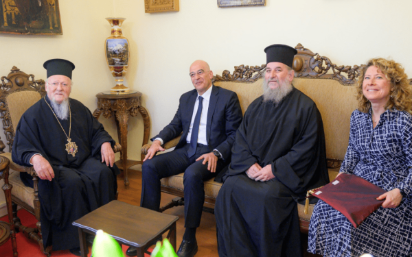 Στην Ίμβρο ο Ν. Δένδιας: «Θα έχουμε πάντοτε μια θέση στην καρδιά μας για τον ελληνισμό της Ίμβρου» (βίντεο)