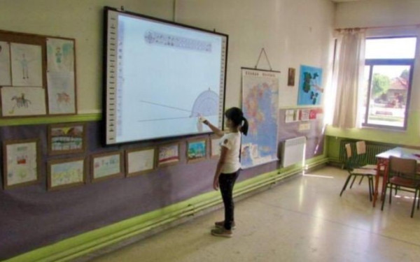 Κ. Πιερρακάκης: Διαδραστικοί πίνακες σε όλα τα σχολεία 