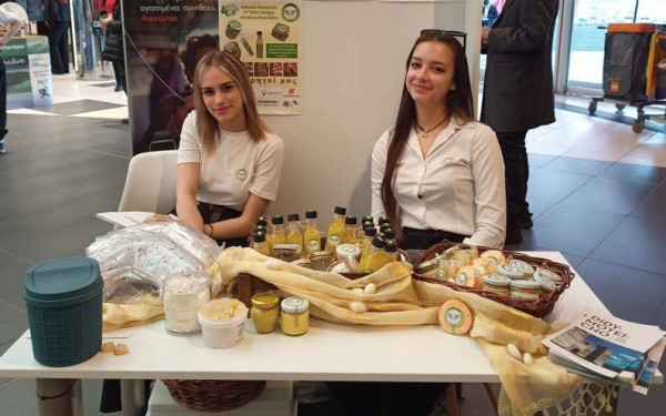 Διδυμότειχο: Ομορφιά από μετάξι δημιούργησαν μικροί «επιχειρηματίες»