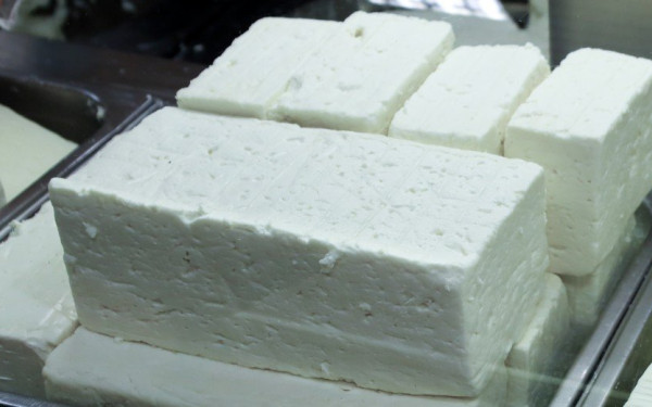 Ρεκόρ στις εξαγωγές φέτας το 2022, με 605 εκατ. ευρώ