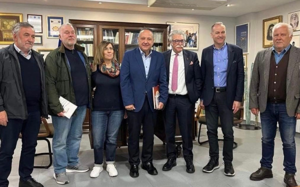 Επίσκεψη Στέλιου Αγγελούδη στην ΙKΘ: «Πάρκο Μνήμης άμεσα και όχι πάρκινγκ η πλατεία Ελευθερίας»