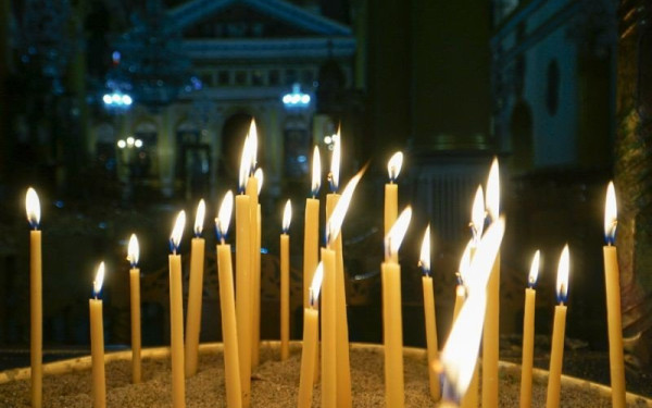 Κρήτη: Το χριστουγεννιάτικο έθιμο του τηγανισμένου συκωτιού μέσα στις εκκλησίες