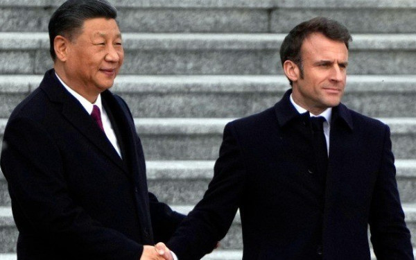 Κίνα-Γαλλία: Ο Σι θα τηλεφωνήσει στον Ζελένσκι «την κατάλληλη στιγμή»
