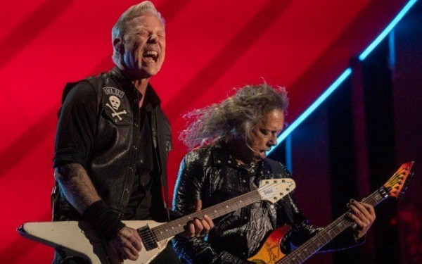 Οι Metallica κάνουν δωρεά 150.000 δολαρίων για την ανακούφιση των πληγέντων από τις σφοδρές καταιγίδες στις ΗΠΑ