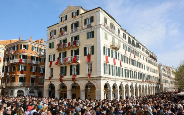 «Σπάνε» ρεκόρ οι κρατήσεις ενόψει Πάσχα - Ποιοι είναι οι δημοφιλείς προορισμοί