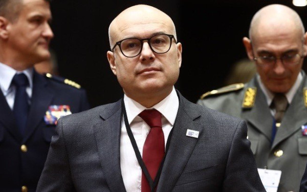 Σερβία: Διαψεύδει δημοσιεύματα για αποστολή πολεμικού υλικού στην Ουκρανία