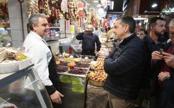 Αλ. Τσίπρας: «Αυτό θα είναι το τελευταίο Πάσχα που το τραπέζι στο σπίτι θα είναι τόσο φτωχό»