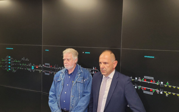 Στη Λάρισα ο Γεραπετρίτης: «Το κρίσιμο βράδυ λειτουργούσε απολύτως ο Τοπικός Πίνακας» (βίντεο)