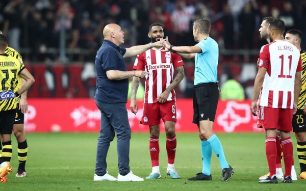 Ιταλός διαιτητής στο Καραϊσκάκη: «Με χτύπησαν στα γεννητικά όργανα»