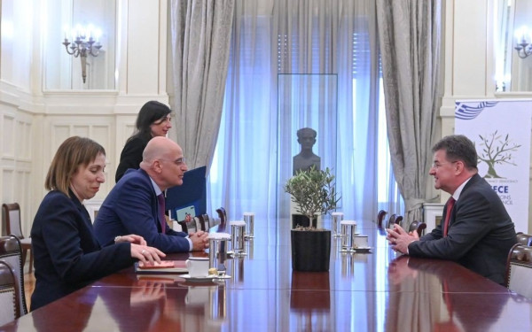 Τετ-α-τετ Δένδια-Λάιτσακ με φόντο τον διάλογο Σερβίας-Κοσόβου (φωτ.)