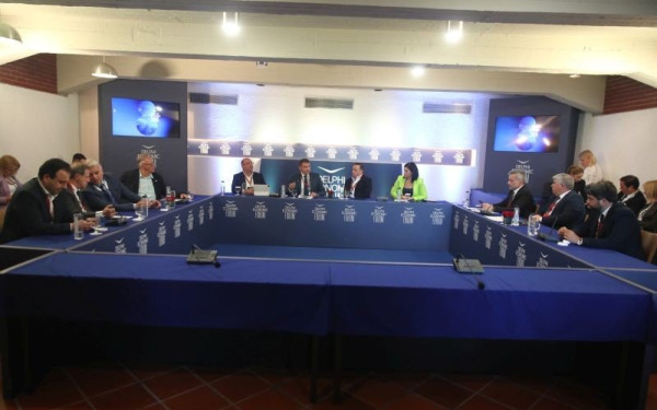 Οικονομικό Φόρουμ Δελφών: «Ματιά στο μέλλον» - Δέκα δήμαρχοι μιλούν για την καινοτομία ως μέσο ενδυνάμωσης των κοινωνιών