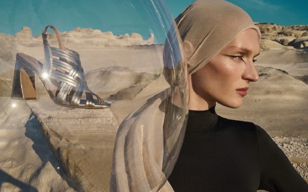 Η Μήλος παραμένει στο επίκεντρο φωτογράφισης οίκων μόδας