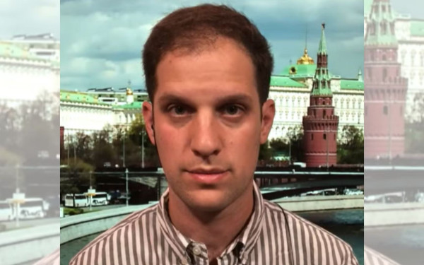 Ρωσία: Η πρεσβευτής των ΗΠΑ επισκέφτηκε το φυλακισμένο δημοσιογράφο της Wall Street Journal