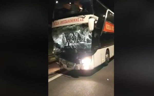 Τραγωδία στην άσφαλτο στον Πλαταμώνα: Νεκρός ένας 19χρονος και 6 τραυματίες - Σε κρίσιμη κατάσταση στο «Παπαγεωργίου» δύο από αυτούς (βίντεο)