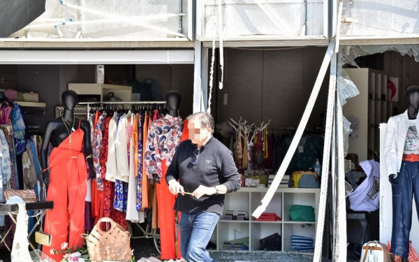 Λάρισα: Έκρηξη στο κατάστημα του υπεύθυνου διαιτησίας της ΕΟΚ, Ν. Πιτσίλκα (φωτ.)