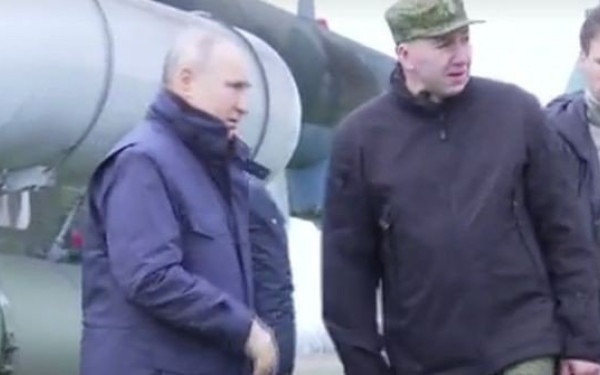 Ουκρανία: «Σωσίας» του Πούτιν αυτός που επισκέφθηκε πρόσφατα την εμπόλεμη ζώνη