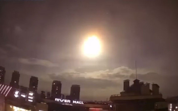 Ουκρανία: Λάθος συναγερμός από περίεργες λάμψεις στον ουρανό