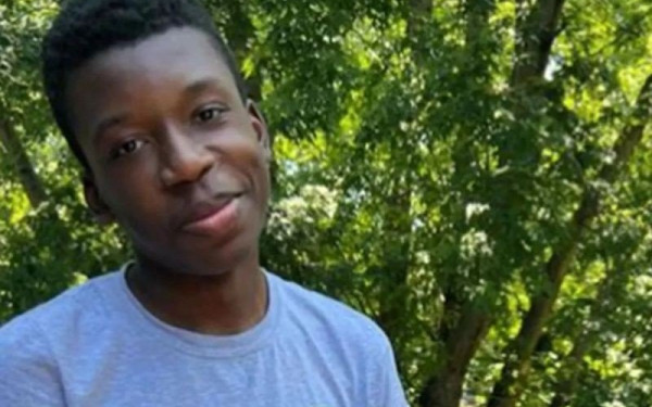 ΗΠΑ: Ιδιοκτήτης σπιτιού πυροβόλησε αφροαμερικανό έφηβο επειδή αναζήτησε τα αδέλφια του σε λάθος διεύθυνση - Του απαγγέλθηκαν κατηγορίες 