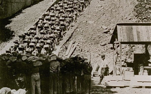 Έκθεση για τις εγκληματικές κατασκευές των Ναζί, στην Ακαδημία Τεχνών του Βερολίνου