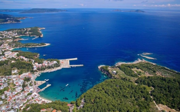 Αλόννησος, η «βασίλισσα του δικού της, ακατοίκητου αρχιπελάγους που σαγηνεύει τον ταξιδιώτη»