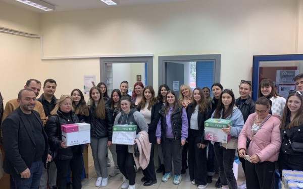 Σπουδαστές του ΙΕΚ Λαγκαδά δώρισαν φάρμακα στο Κοινωνικό Φαρμακείο του δήμου