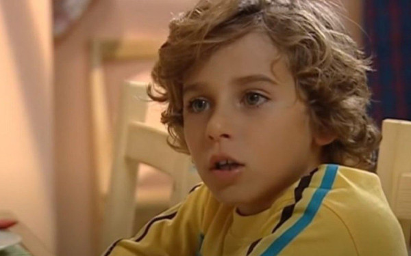 Σάββας Σαλίπας: Ο... Γιαννάκης από το «Ευτυχισμένοι Μαζί» πήρε πτυχίο - Πώς είναι σήμερα (βίντεο, φωτ.)