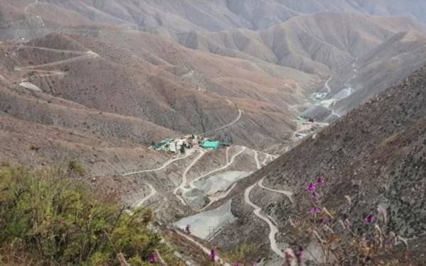 Τραγωδία στο Περού: Ανασύρθηκαν 27 σοροί εργατών σε χρυσωρυχείο όπου ξέσπασε πυρκαγιά (βίντεο)