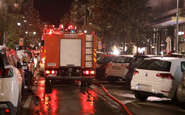 Θλίψη για την 49χρονη που κάηκε στο διαμέρισμά της - Τηλεφώνησε στους γονείς της ζητώντας βοήθεια (βίντεο)