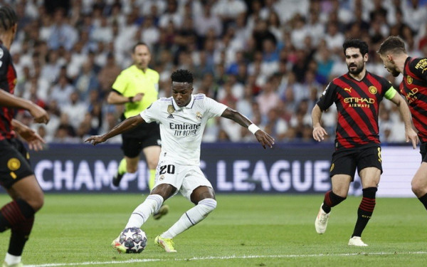 Champions League: Ρεάλ Μαδρίτης και Μάντσεστερ Σίτι σε τεντωμένο σχοινί με τις γκολάρες των Βινίσιους και Ντε Μπρόινε (βίντεο)