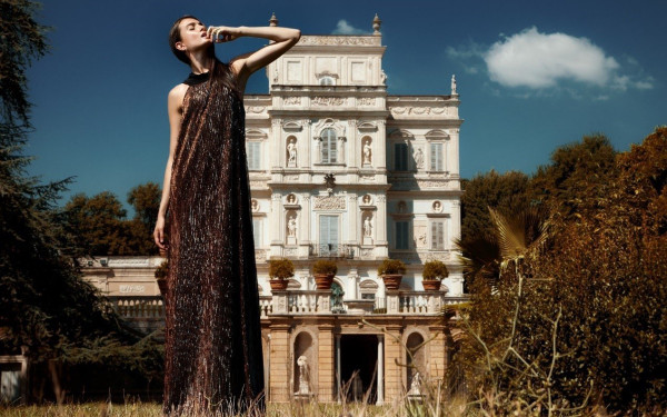 SEVA UNUSUAL CASUAL LUXURY: Μία boutique στην καρδιά της πόλης με εντυπωσιακά ενδύματα και αξεσουάρ από τη σχεδιάστρια Σεβαστή Κούρτoγλου