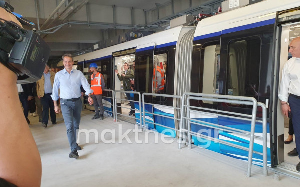 Μητσοτάκης: Σήμερα είναι μια ωραία μέρα για τη Θεσσαλονίκη - Δείτε βίντεο από την βόλτα του πρωθυπουργού με το μετρό