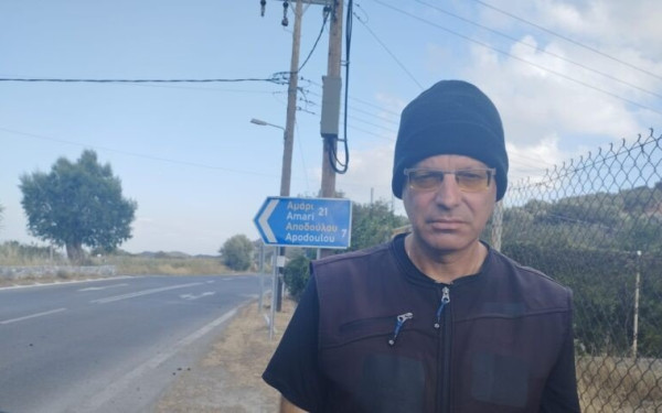 Στην Κρήτη έφτασε ο Θεσσαλονικιός γιατρός που διασχίζει τρέχοντας όλα τα χωριά που γνώρισαν την ναζιστική θηριωδία