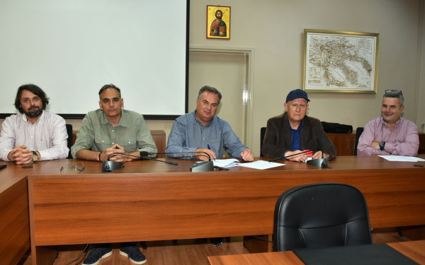 Χαλκιδική: Υπεγράφη η σύμβαση για την κατασκευή δικτύου αποχέτευσης στα Νέα Πλάγια (φωτ.)