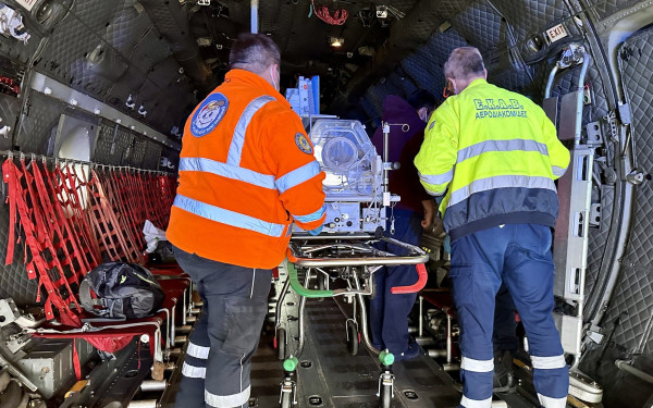 Θεσσαλονίκη: Παρανυφάκι ήταν ντυμένο το κοριτσάκι δυο ετών που τυλίχθηκε στις φλόγες