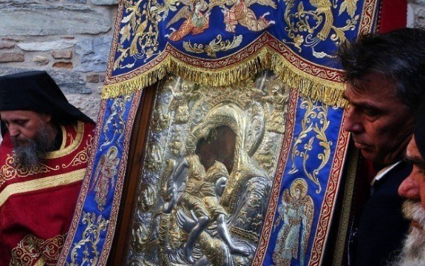 Αναχώρησε για το Άγιο Όρος η ιερή εικόνα της Παναγίας «Άξιον Εστί»