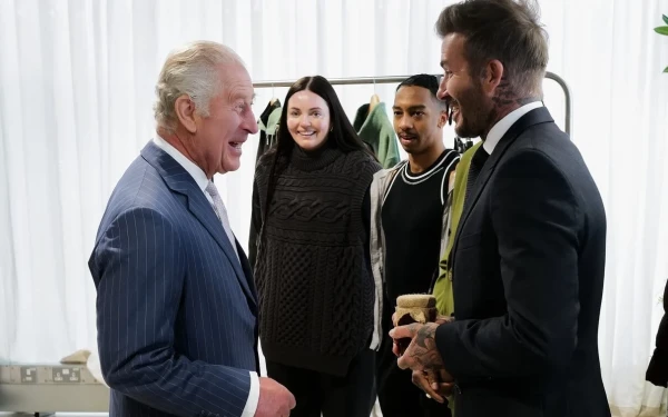 Το ασυνήθιστο δώρο του Μπέκαμ στον Κάρολο - Η αντίδραση του μονάρχη (βίντεο)