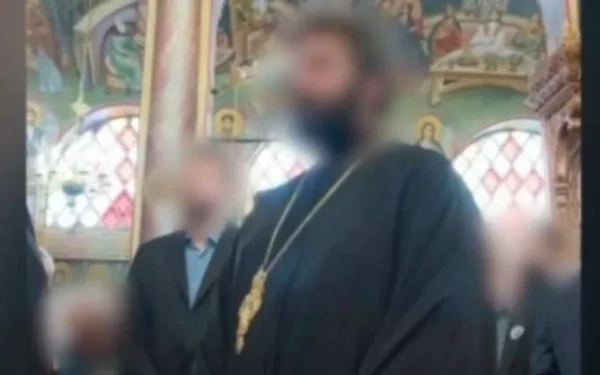 Σε εκκλησία της Αθήνας λειτουργεί ο ιερέας-πρώην επιχειρηματίας που χρωστάει 1 εκατ. ευρώ