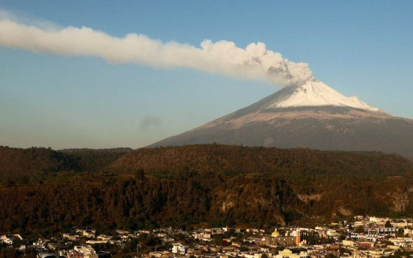 Εξερράγη το ηφαίστειο Ποποκατεπέτλ στο Μεξικό - Έκλεισε το αεροδρόμιο της πρωτεύουσας (βίντεο & φωτ.)