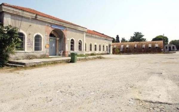 Θεσσαλονίκη: Ανήλικοι προκάλεσαν βανδαλισμούς στο στρατόπεδο Κόδρα