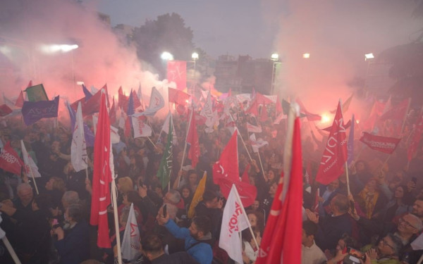 Α. Τσίπρας: Ο λαός να παραιτήσει τον Κ. Μητσοτάκη και να φέρει τη δημοκρατία ξανά στην εξουσία (βίντεο)