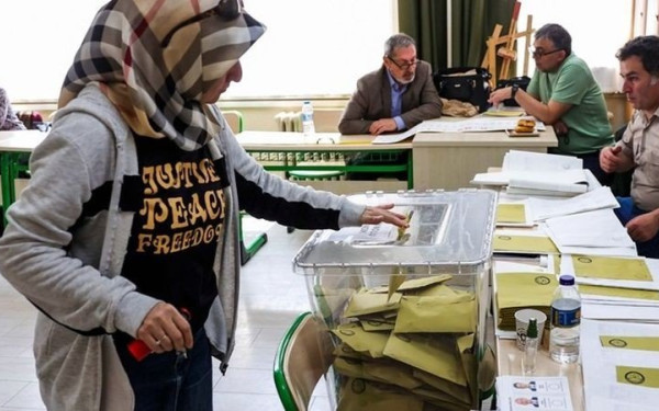 Εκλογές στην Τουρκία: Για «ιστορική» αναμέτρηση κάνουν λόγο τα τα ΜΜΕ της Γερμανίας 