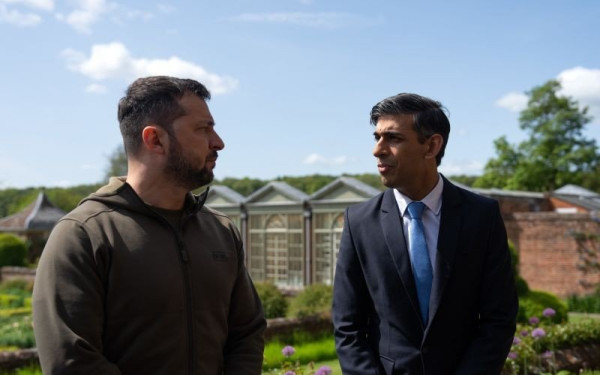 Πόλεμος στην Ουκρανία: Σε «διεθνή συνασπισμό» που θα προμηθεύσει F-16 το Κίεβο στοχεύει η Βρετανία 