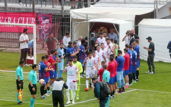 Τέτοιες εικόνες θέλουμε να βλέπουμε στα γήπεδα (βίντεο)