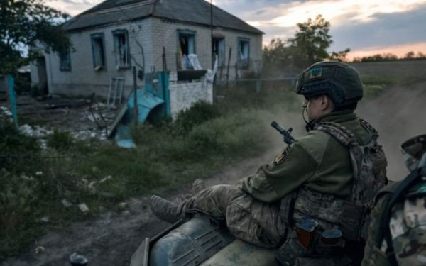 Ρωσία: «Πολυάριθμες» νυχτερινές επιθέσεις με drones στο Μπέλγκοροντ