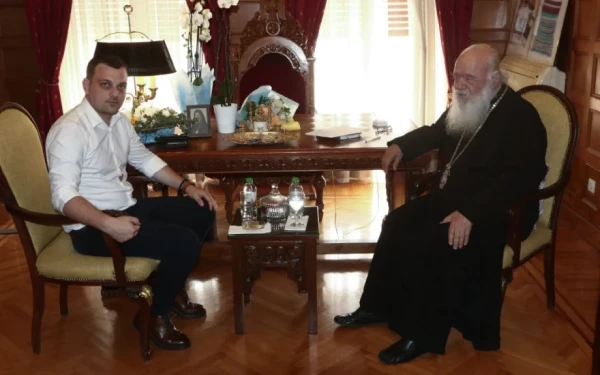 Ο γιος του Φρέντι Μπελέρη επισκέφθηκε τον αρχιεπίσκοπο Ιερώνυμο